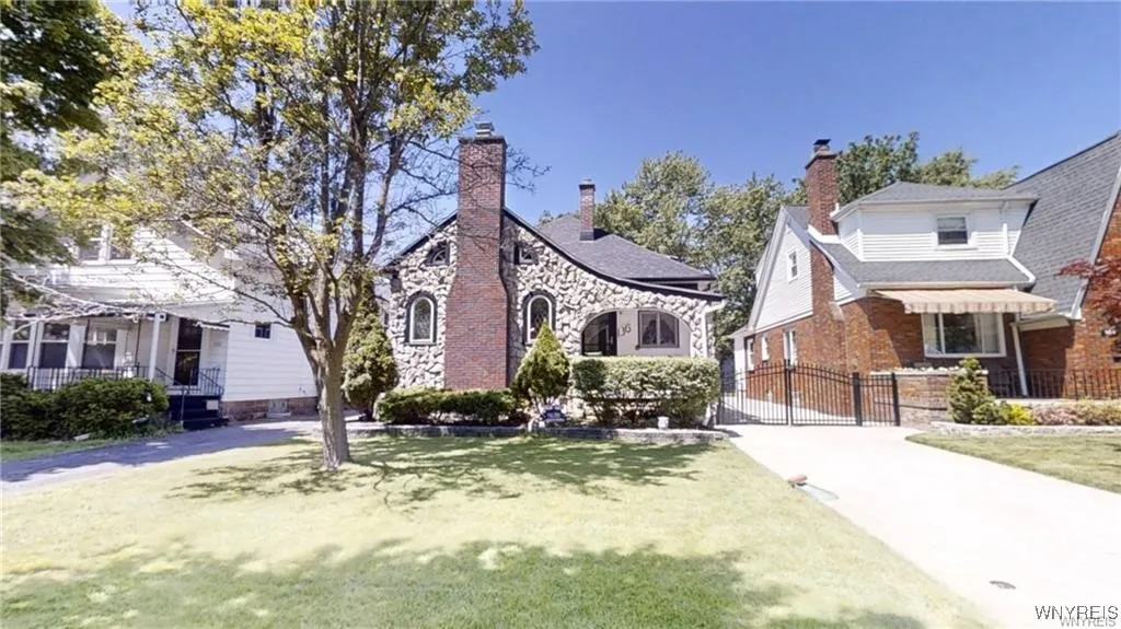 136 Louvaine Drive, Tonawanda-town, New York 14223, Tonawanda, New York 14223, 3 Bedrooms Bedrooms, 7 Rooms Rooms,2 BathroomsBathrooms,Residential,Closed,136 Louvaine Drive, Tonawanda-town, New York 14223,0,B1595249
