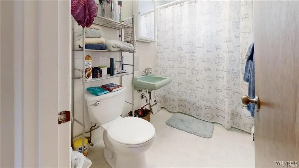 2nd floor bathroom