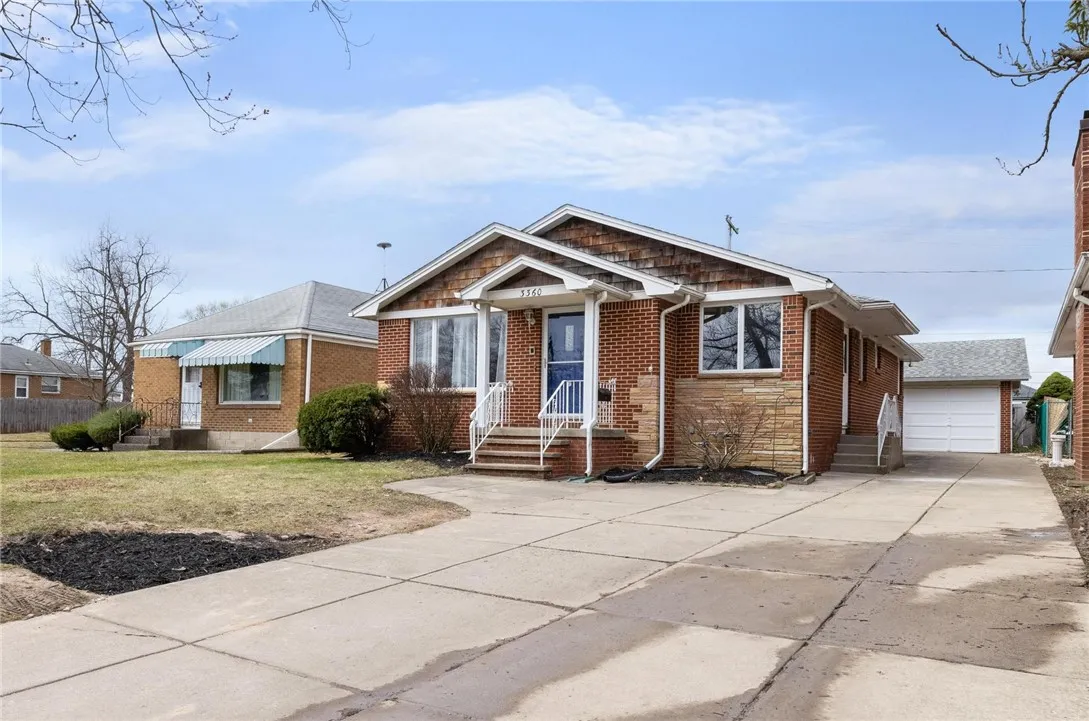 3360 Elmwood Avenue, Tonawanda-town, New York 1421, Tonawanda, New York 14217, 3 Bedrooms Bedrooms, 8 Rooms Rooms,2 BathroomsBathrooms,Residential,Closed,3360 Elmwood Avenue, Tonawanda-town, New York 1421,0,R1595284