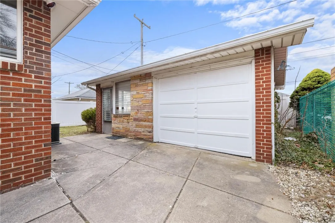 3360 Elmwood Avenue, Tonawanda-town, New York 1421, Tonawanda, New York 14217, 3 Bedrooms Bedrooms, 8 Rooms Rooms,2 BathroomsBathrooms,Residential,Closed,3360 Elmwood Avenue, Tonawanda-town, New York 1421,0,R1595284