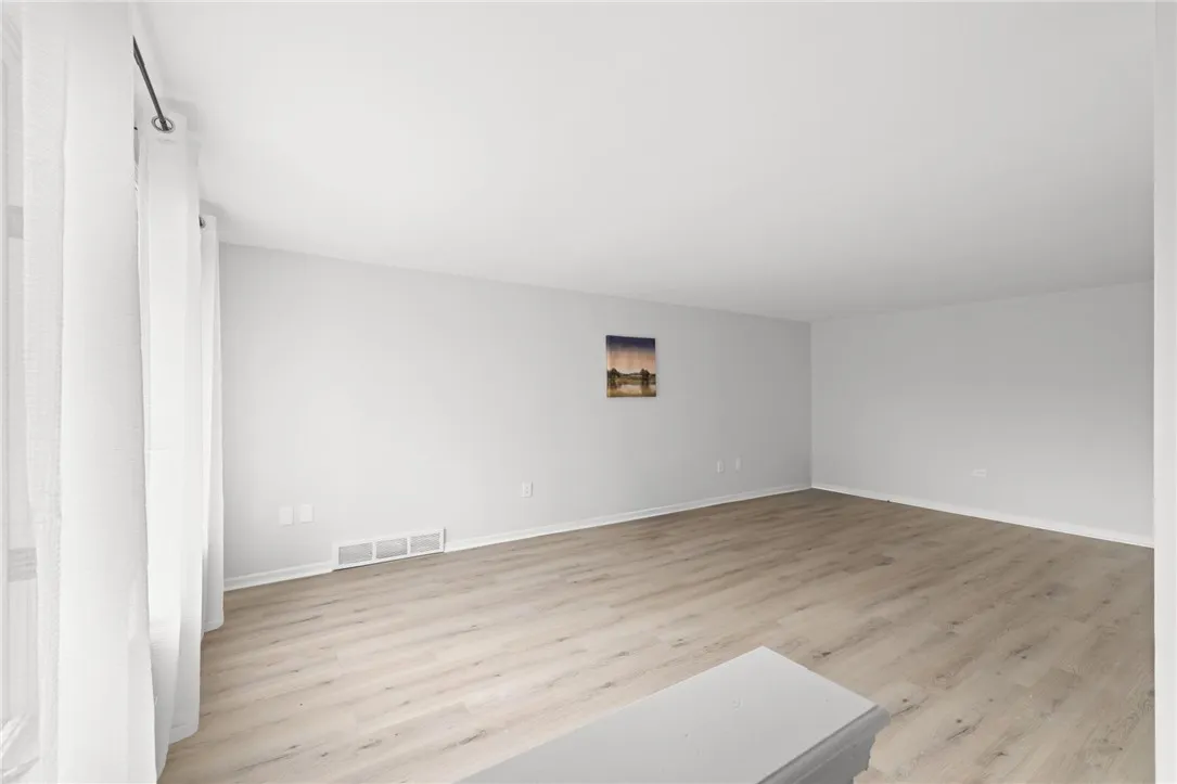 3360 Elmwood Avenue, Tonawanda-town, New York 1421, Tonawanda, New York 14217, 3 Bedrooms Bedrooms, 8 Rooms Rooms,2 BathroomsBathrooms,Residential,Closed,3360 Elmwood Avenue, Tonawanda-town, New York 1421,0,R1595284