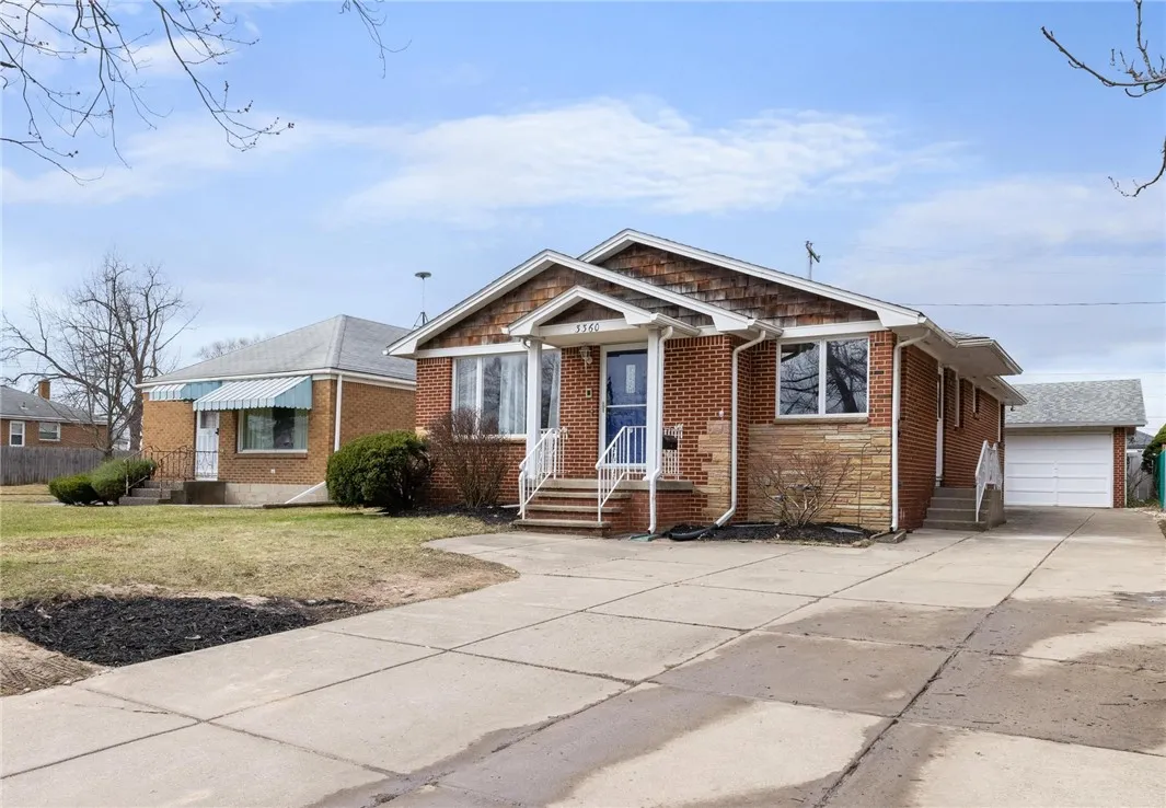 3360 Elmwood Avenue, Tonawanda-town, New York 1421, Tonawanda, New York 14217, 3 Bedrooms Bedrooms, 8 Rooms Rooms,2 BathroomsBathrooms,Residential,Closed,3360 Elmwood Avenue, Tonawanda-town, New York 1421,0,R1595284