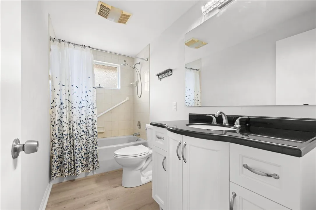3360 Elmwood Avenue, Tonawanda-town, New York 1421, Tonawanda, New York 14217, 3 Bedrooms Bedrooms, 8 Rooms Rooms,2 BathroomsBathrooms,Residential,Closed,3360 Elmwood Avenue, Tonawanda-town, New York 1421,0,R1595284