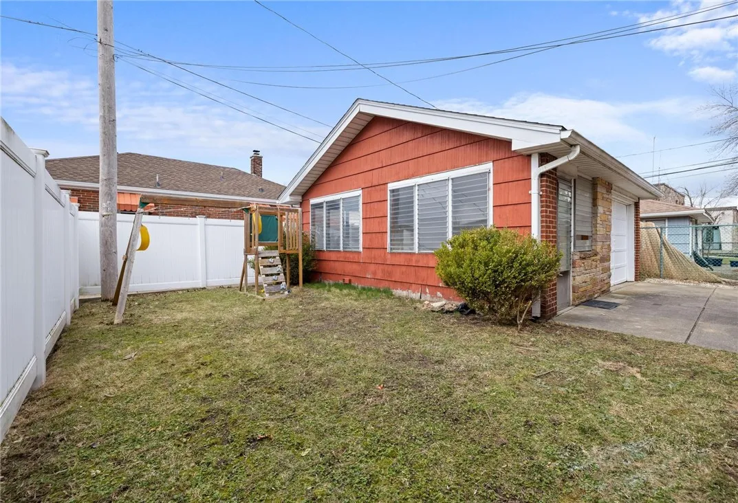 3360 Elmwood Avenue, Tonawanda-town, New York 1421, Tonawanda, New York 14217, 3 Bedrooms Bedrooms, 8 Rooms Rooms,2 BathroomsBathrooms,Residential,Closed,3360 Elmwood Avenue, Tonawanda-town, New York 1421,0,R1595284