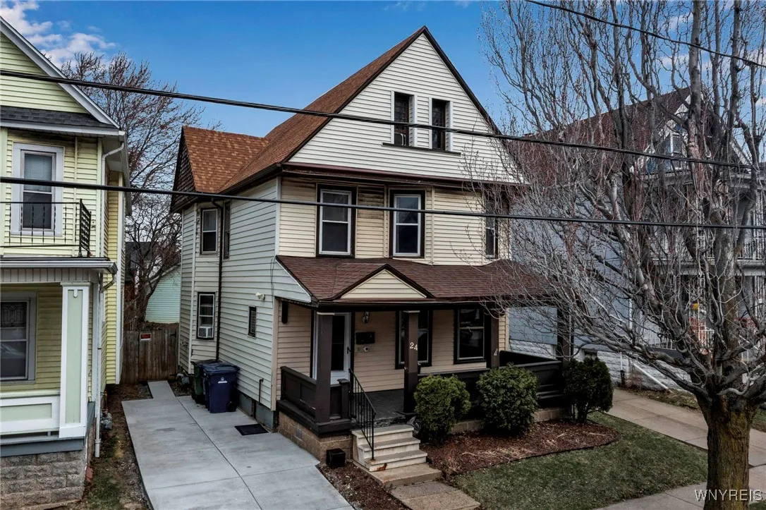 24 Briggs Avenue, Buffalo, New York 14207, Buffalo, New York 14207, 4 Bedrooms Bedrooms, ,2 BathroomsBathrooms,Residential,Closed,24 Briggs Avenue, Buffalo, New York 14207,0,B1595376