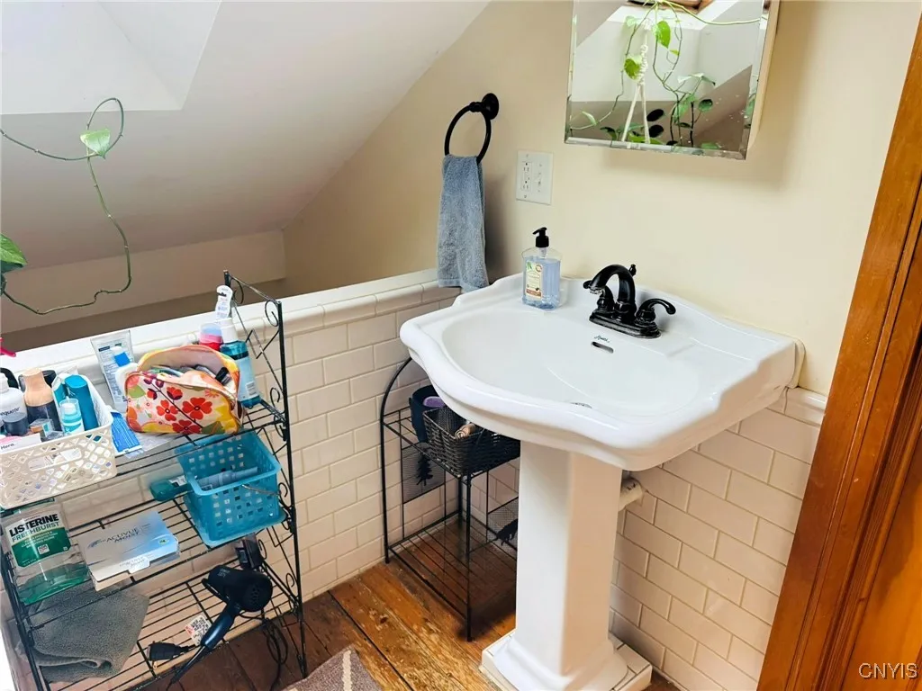 Second Floor Wash Sink