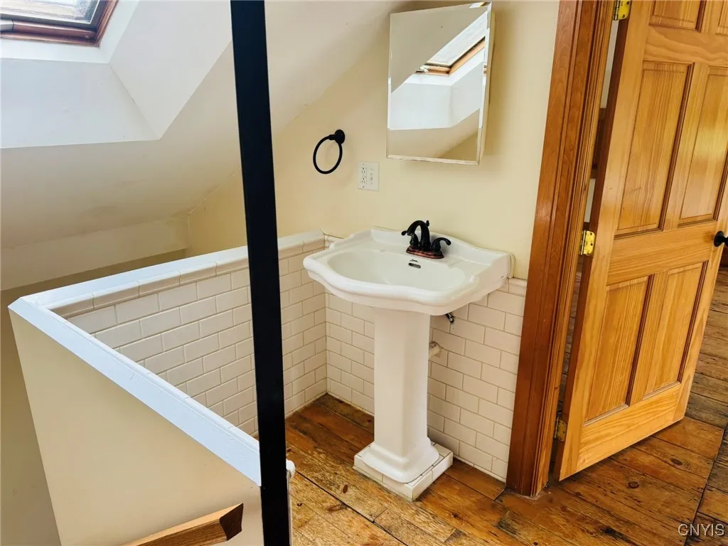 Second Floor Wash Sink