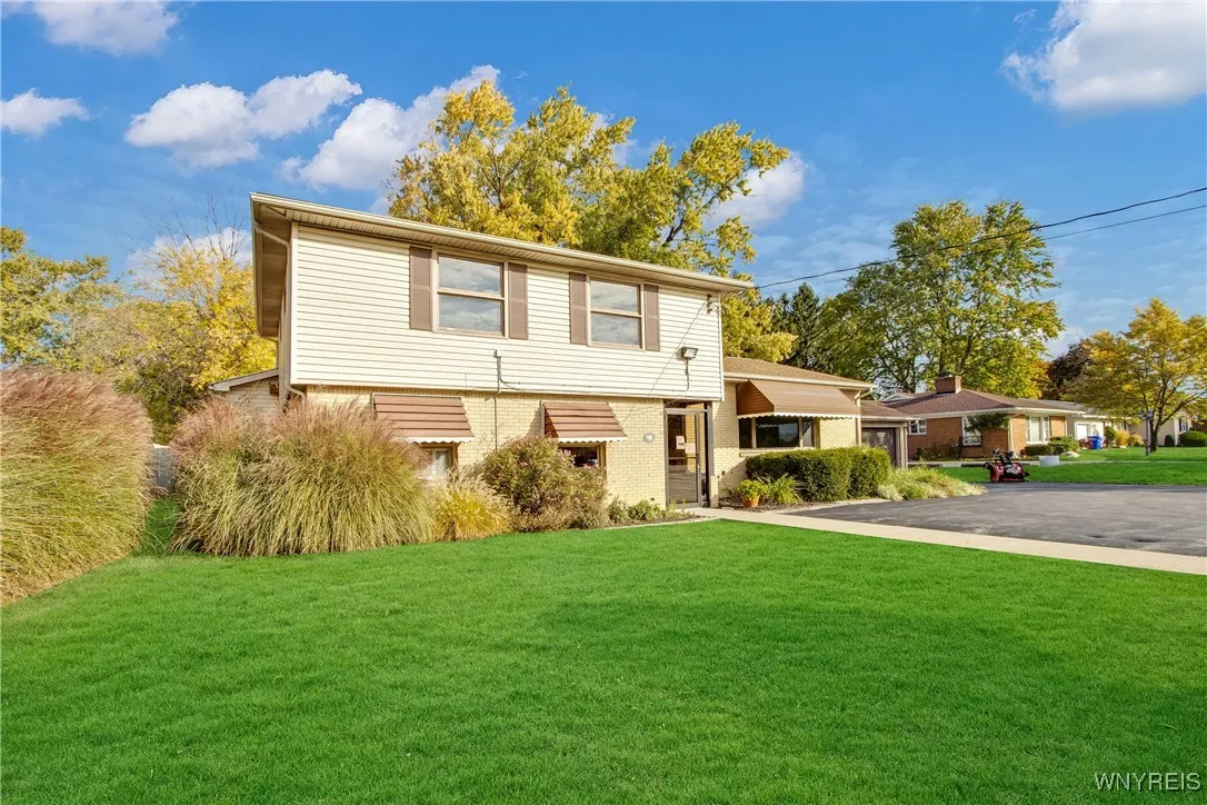 3936 Seneca Street, West Seneca, New York 14224, West Seneca, New York 14224, 3 Bedrooms Bedrooms, 7 Rooms Rooms,1 BathroomBathrooms,Residential,Closed,3936 Seneca Street, West Seneca, New York 14224,0,B1594929