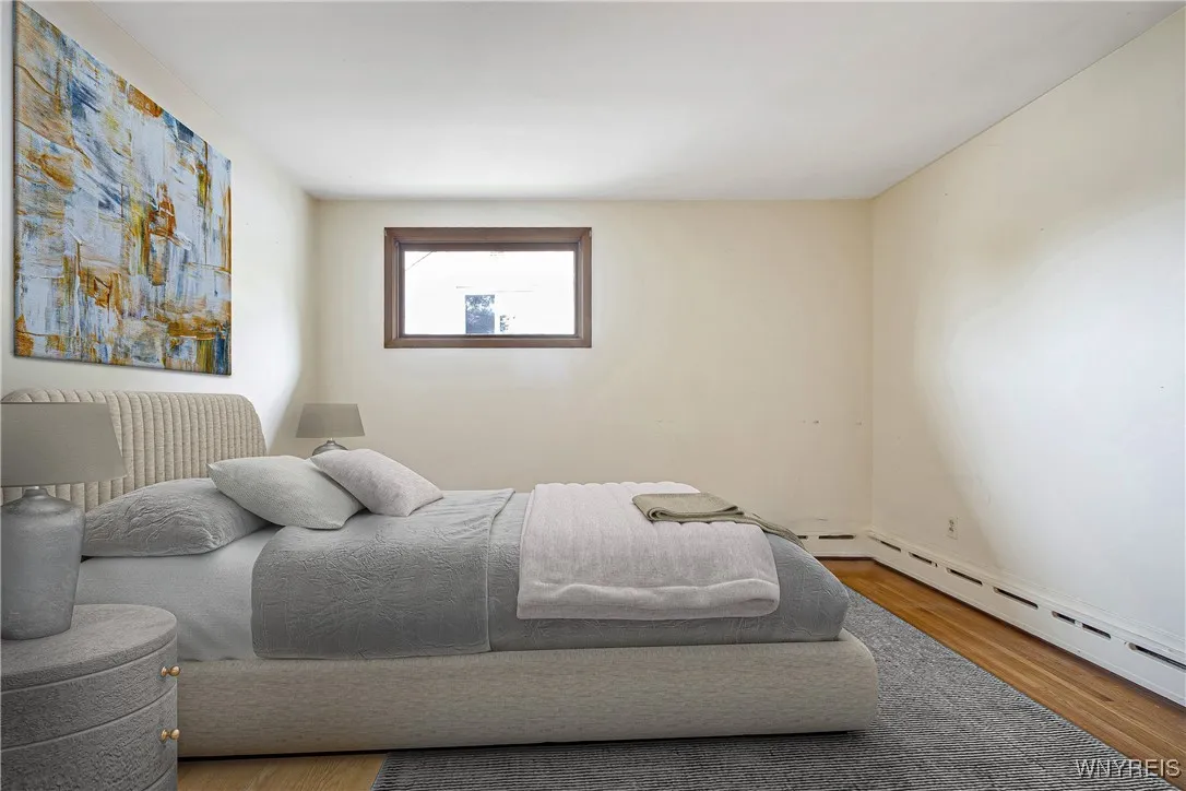 BEDROOM ON RIGHT SIDE