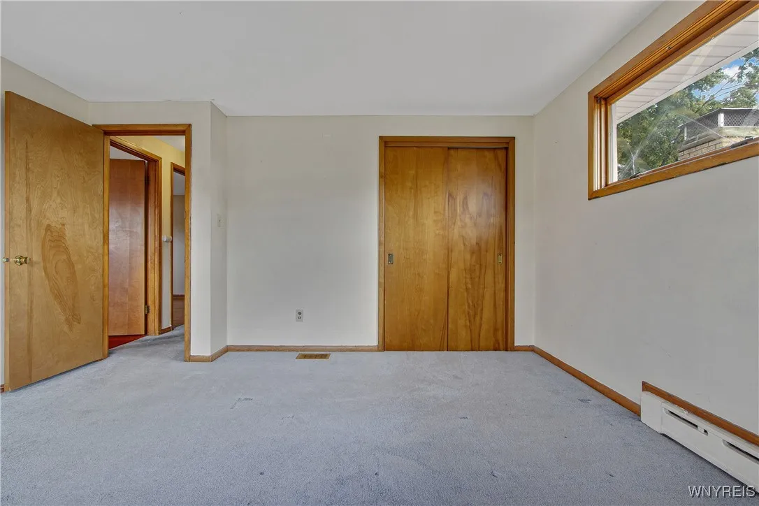 BEDROOM ON RIGHT SIDE