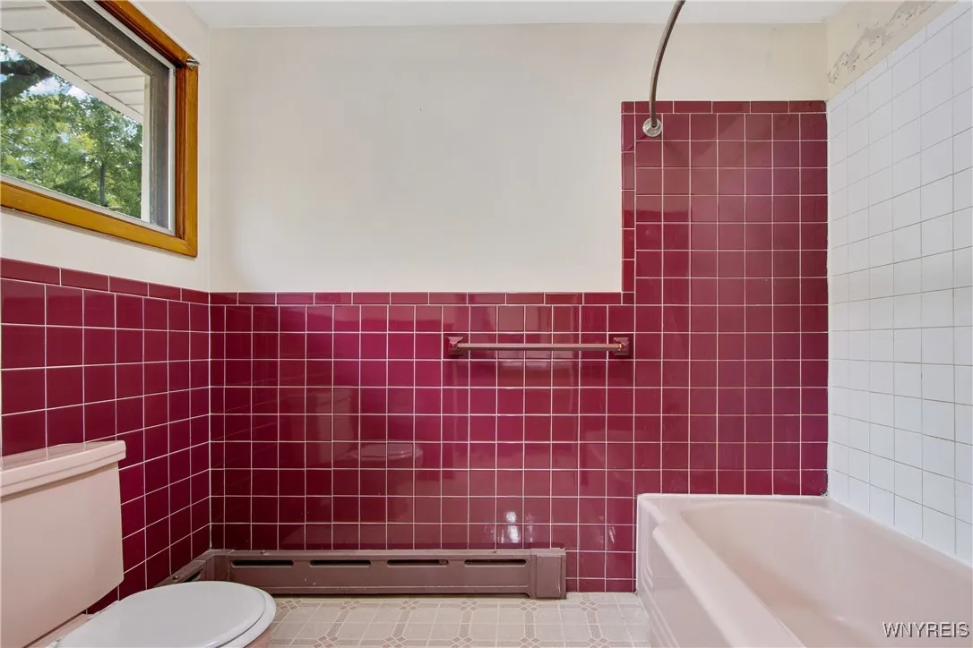 BATH/FLOOR 2/ ON RIGHT SIDE