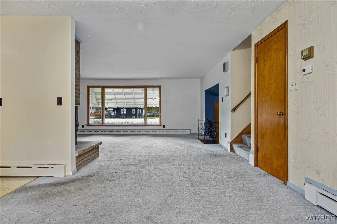 LIV  ROOM ON RIGHT SIDE