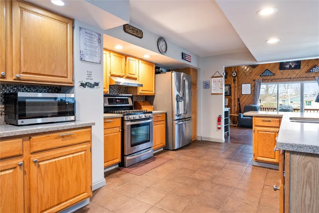 34 Inslee Street, Waterloo, New York 13165, Waterloo, New York 13165, 3 Bedrooms Bedrooms, 8 Rooms Rooms,2 BathroomsBathrooms,Residential,For Sale,34 Inslee Street, Waterloo, New York 13165,R1595503