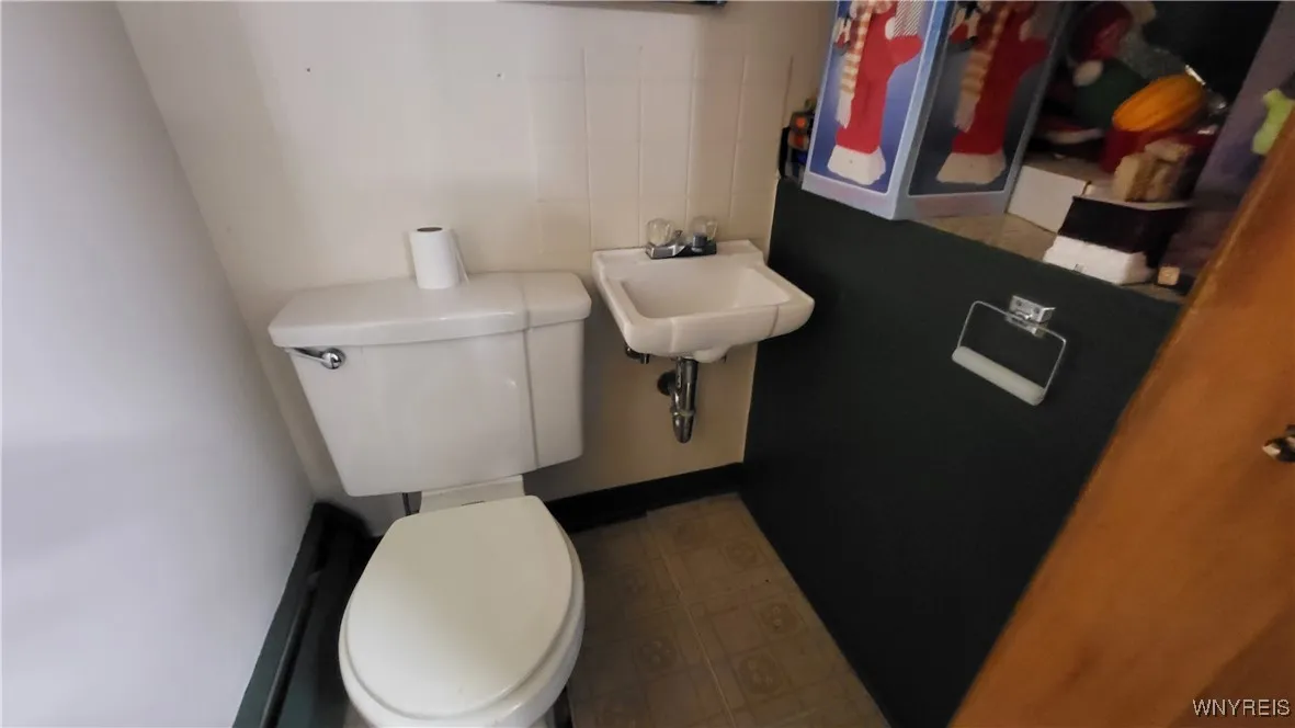 2123 Clinton Street, West Seneca, New York 14206, West Seneca, New York 14206, ,Commercial Sale,For Sale,2123 Clinton Street, West Seneca, New York 14206,0,B1595444