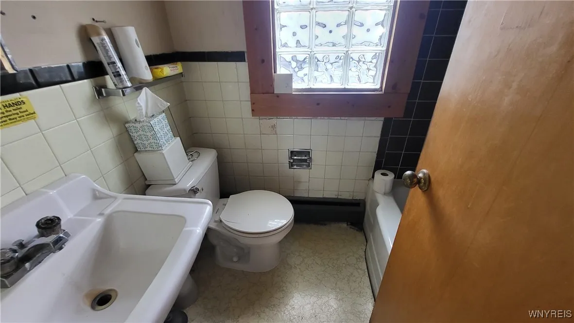 2123 Clinton Street, West Seneca, New York 14206, West Seneca, New York 14206, ,Commercial Sale,For Sale,2123 Clinton Street, West Seneca, New York 14206,0,B1595444
