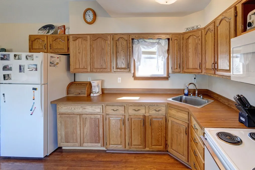 359 Squire Hill Road, Roxbury, New York 12474, Roxbury, New York 12474, 2 Bedrooms Bedrooms, 6 Rooms Rooms,2 BathroomsBathrooms,Residential,For Sale,359 Squire Hill Road, Roxbury, New York 12474,0,R1595052