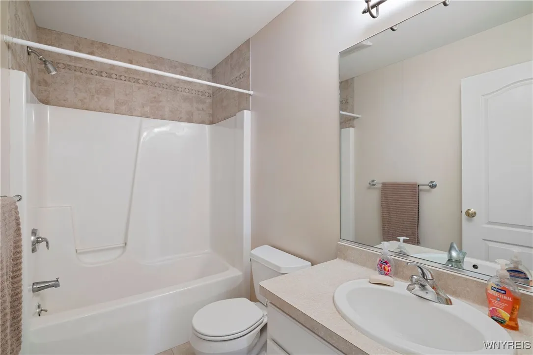 4163 Tisbury Lane, Hamburg, New York 14075, Hamburg, New York 14075, 3 Bedrooms Bedrooms, 6 Rooms Rooms,2 BathroomsBathrooms,Residential,Closed,4163 Tisbury Lane, Hamburg, New York 14075,0,B1595757