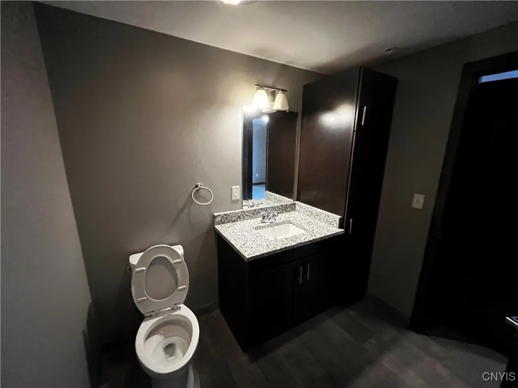 110 Walton Street 302, Syracuse, New York 13202, Syracuse, New York 13202, 2 Bedrooms Bedrooms, 5 Rooms Rooms,2 BathroomsBathrooms,Residential Lease,Closed,110 Walton Street 302, Syracuse, New York 13202,0,S1595762