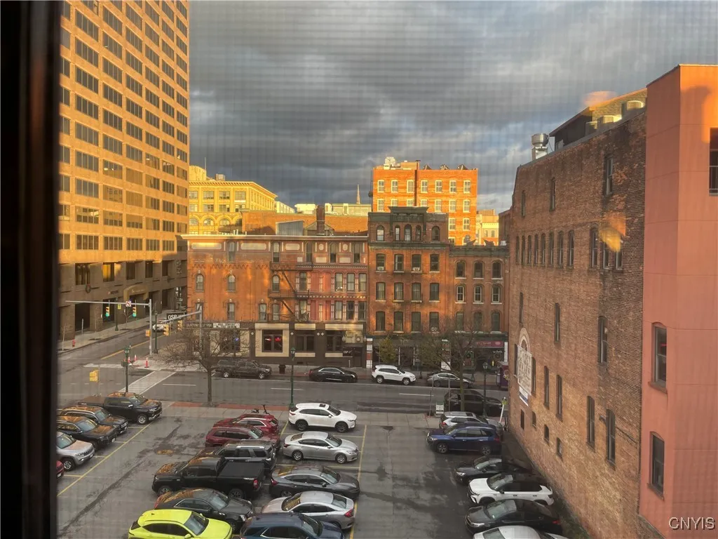 110 Walton Street 302, Syracuse, New York 13202, Syracuse, New York 13202, 2 Bedrooms Bedrooms, 5 Rooms Rooms,2 BathroomsBathrooms,Residential Lease,Closed,110 Walton Street 302, Syracuse, New York 13202,0,S1595762