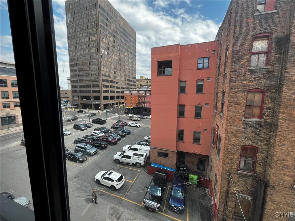 110 Walton Street 302, Syracuse, New York 13202, Syracuse, New York 13202, 2 Bedrooms Bedrooms, 5 Rooms Rooms,2 BathroomsBathrooms,Residential Lease,Closed,110 Walton Street 302, Syracuse, New York 13202,0,S1595762