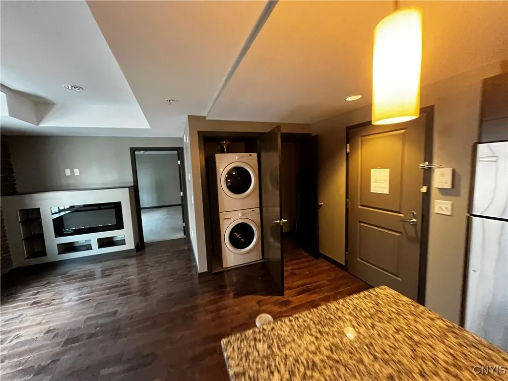 Laundry unit in apartment
