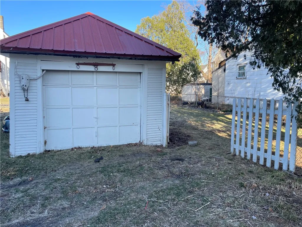228 Sly Avenue, Corning-city, New York 14830, Corning City, New York 14830, 3 Bedrooms Bedrooms, 7 Rooms Rooms,1 BathroomBathrooms,Residential,Closed,228 Sly Avenue, Corning-city, New York 14830,0,R1595707