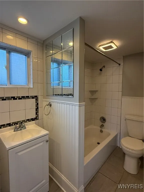 53 Elmwood Avenue 4, Buffalo, New York 14201, Buffalo, New York 14201, 2 Rooms Rooms,1 BathroomBathrooms,Residential Lease,Closed,53 Elmwood Avenue 4, Buffalo, New York 14201,0,B1595821