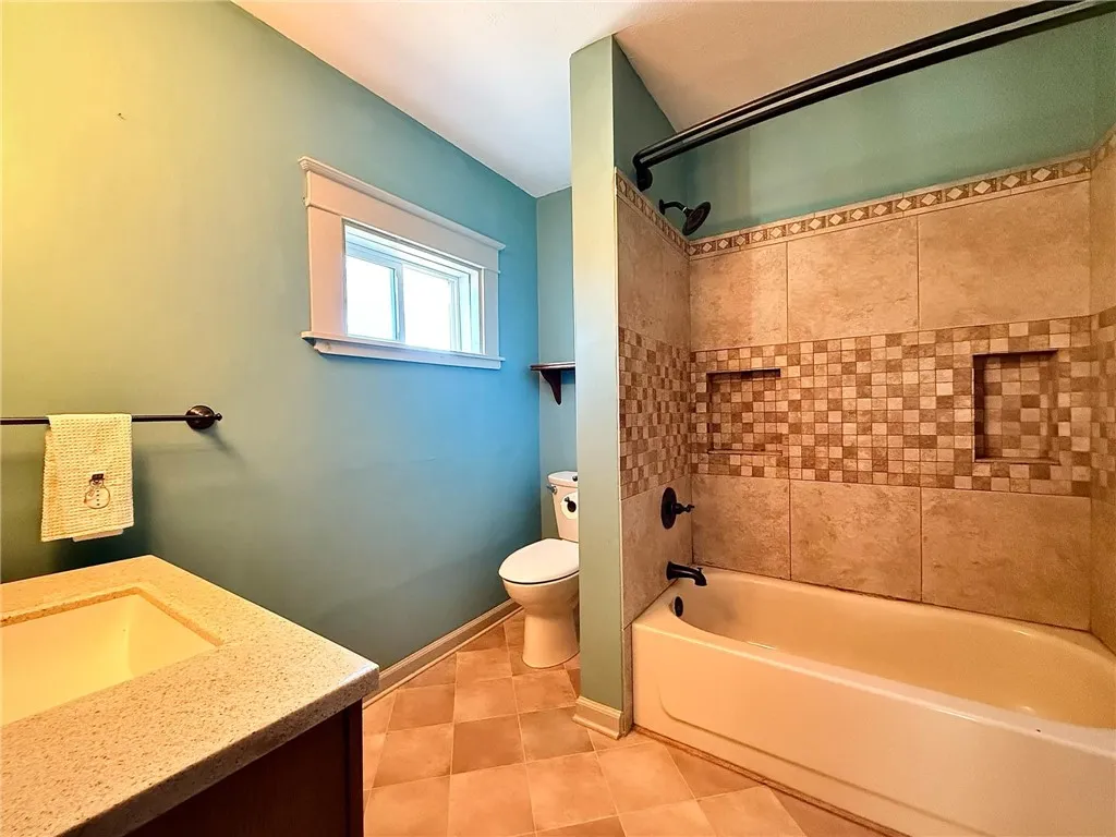 411 Livingston Street, Elmira-city, New York 14904, Elmira City, New York 14904, 4 Bedrooms Bedrooms, ,2 BathroomsBathrooms,Residential,For Sale,411 Livingston Street, Elmira-city, New York 14904,R1595546