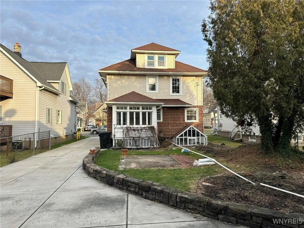 240 Grove Street, Tonawanda-city, New York 14150, Tonawanda, New York 14150, 4 Bedrooms Bedrooms, 8 Rooms Rooms,2 BathroomsBathrooms,Residential Lease,Closed,240 Grove Street, Tonawanda-city, New York 14150,0,B1595657