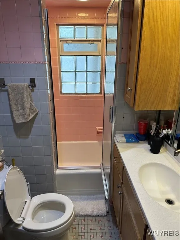 240 Grove Street, Tonawanda-city, New York 14150, Tonawanda, New York 14150, 4 Bedrooms Bedrooms, 8 Rooms Rooms,2 BathroomsBathrooms,Residential Lease,Closed,240 Grove Street, Tonawanda-city, New York 14150,0,B1595657