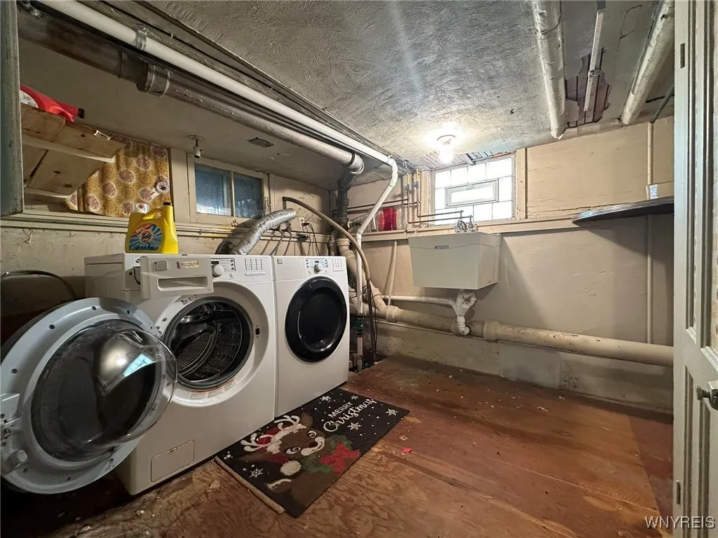 240 Grove Street, Tonawanda-city, New York 14150, Tonawanda, New York 14150, 4 Bedrooms Bedrooms, 8 Rooms Rooms,2 BathroomsBathrooms,Residential Lease,Closed,240 Grove Street, Tonawanda-city, New York 14150,0,B1595657