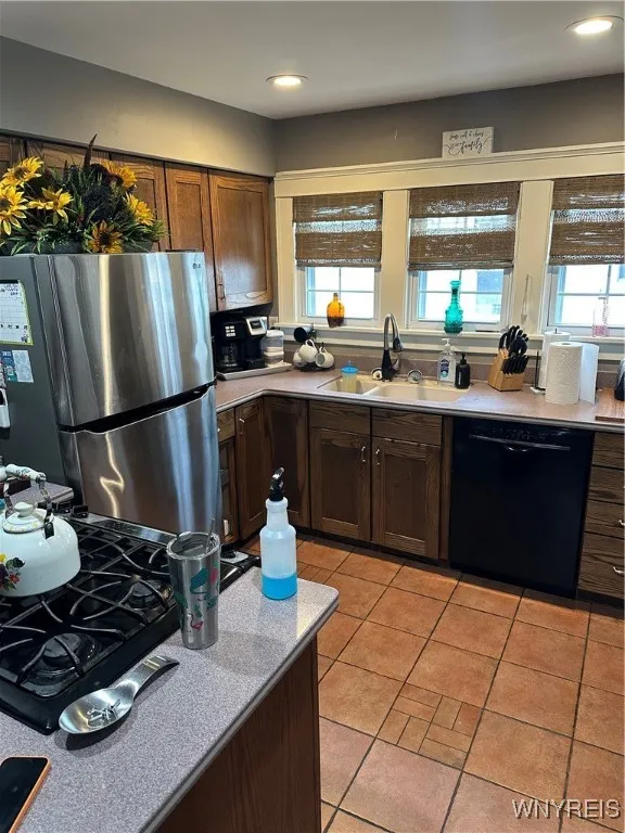 240 Grove Street, Tonawanda-city, New York 14150, Tonawanda, New York 14150, 4 Bedrooms Bedrooms, 8 Rooms Rooms,2 BathroomsBathrooms,Residential Lease,Closed,240 Grove Street, Tonawanda-city, New York 14150,0,B1595657