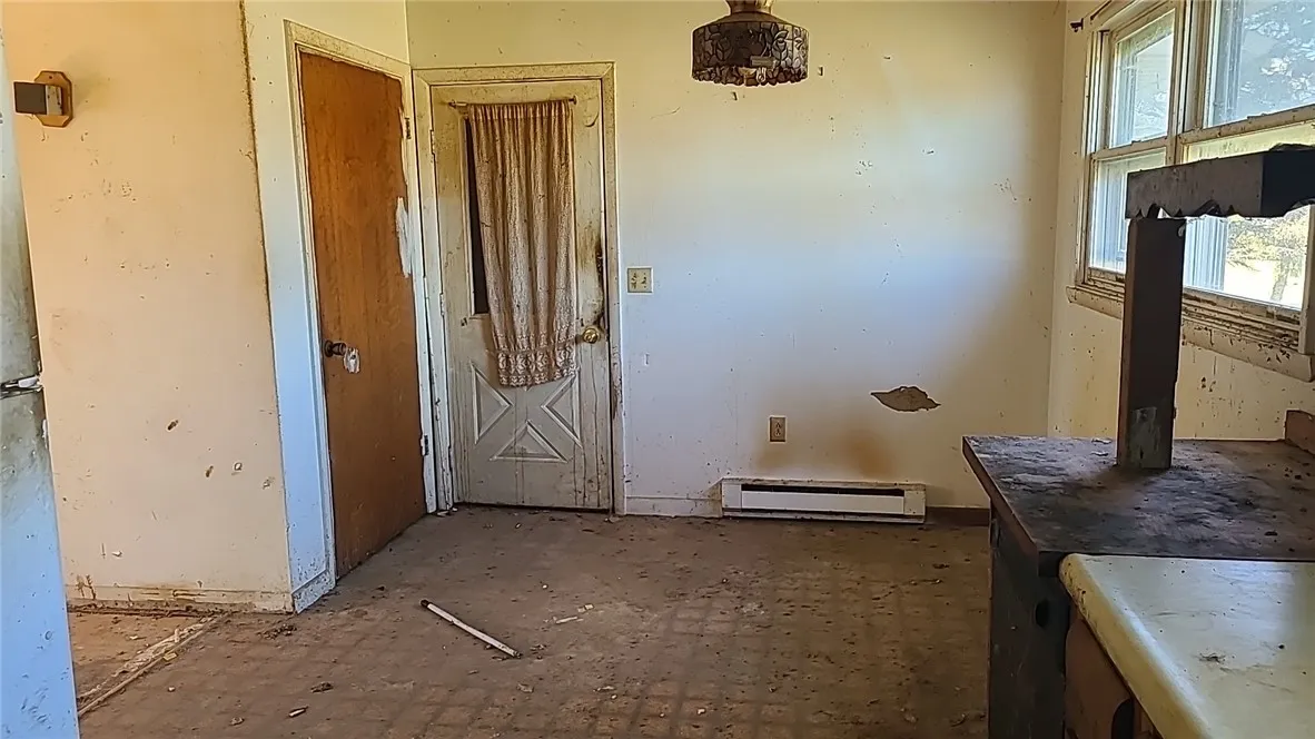 677 State Route 96, Waterloo, New York 13165, Waterloo, New York 13165, 3 Bedrooms Bedrooms, 5 Rooms Rooms,1 BathroomBathrooms,Residential,Closed,677 State Route 96, Waterloo, New York 13165,R1596162