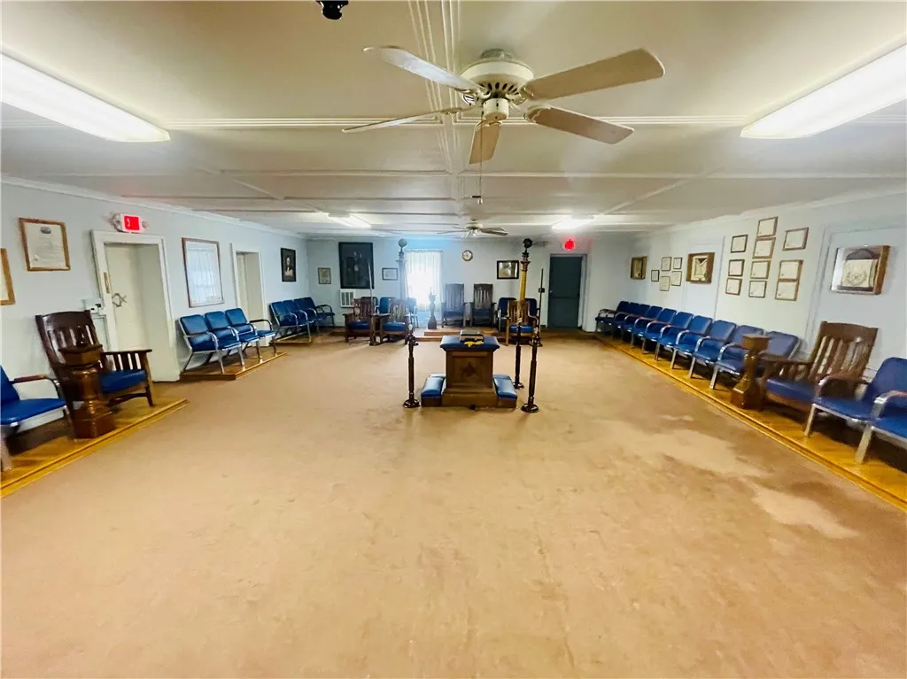 2nd Floor meeting room