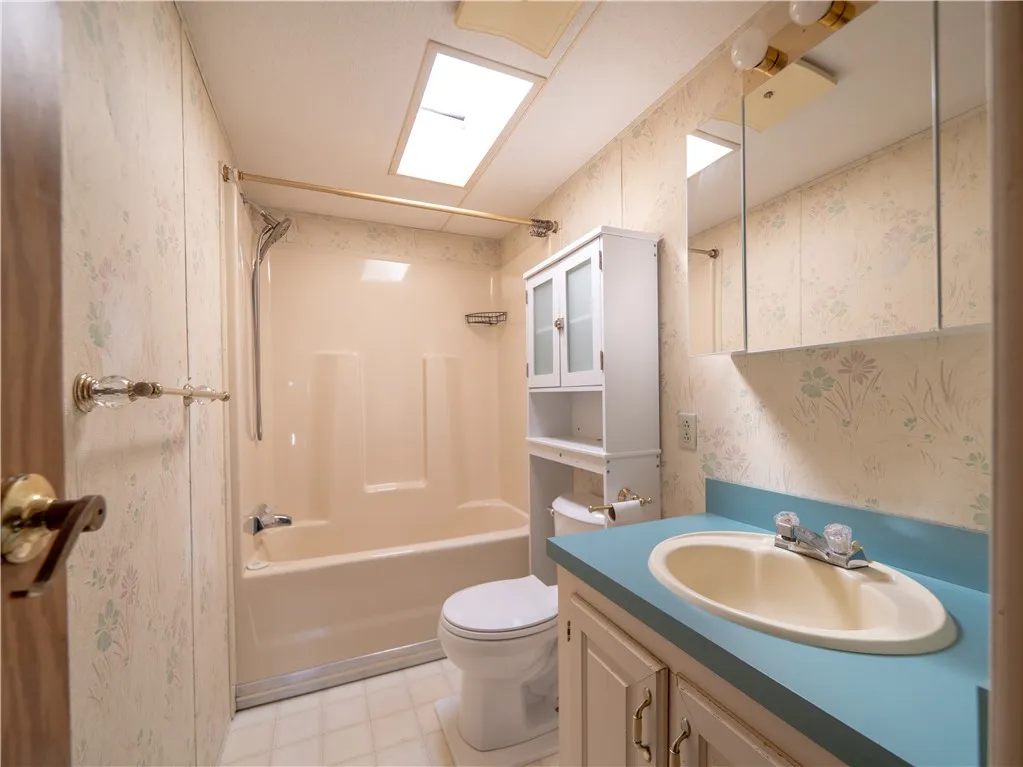 34 Harper Parkway, Avon, New York 14414, Avon, New York 14414, 3 Bedrooms Bedrooms, 6 Rooms Rooms,2 BathroomsBathrooms,Residential,Closed,34 Harper Parkway, Avon, New York 14414,R1596204