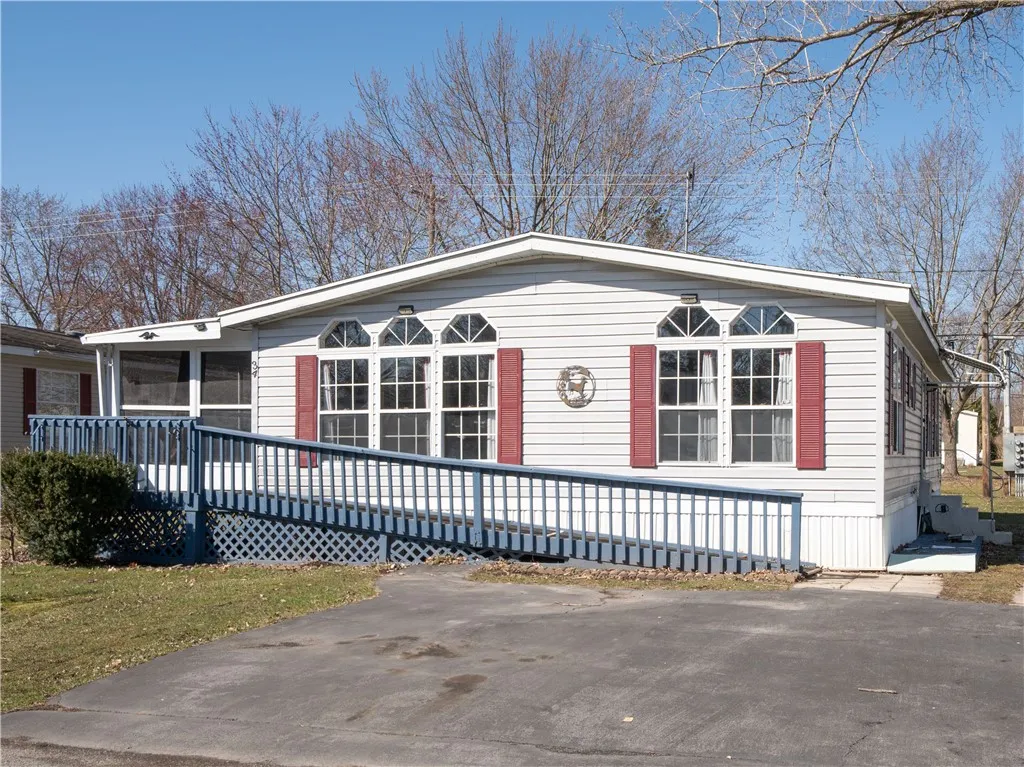 34 Harper Parkway, Avon, New York 14414, Avon, New York 14414, 3 Bedrooms Bedrooms, 6 Rooms Rooms,2 BathroomsBathrooms,Residential,Closed,34 Harper Parkway, Avon, New York 14414,R1596204
