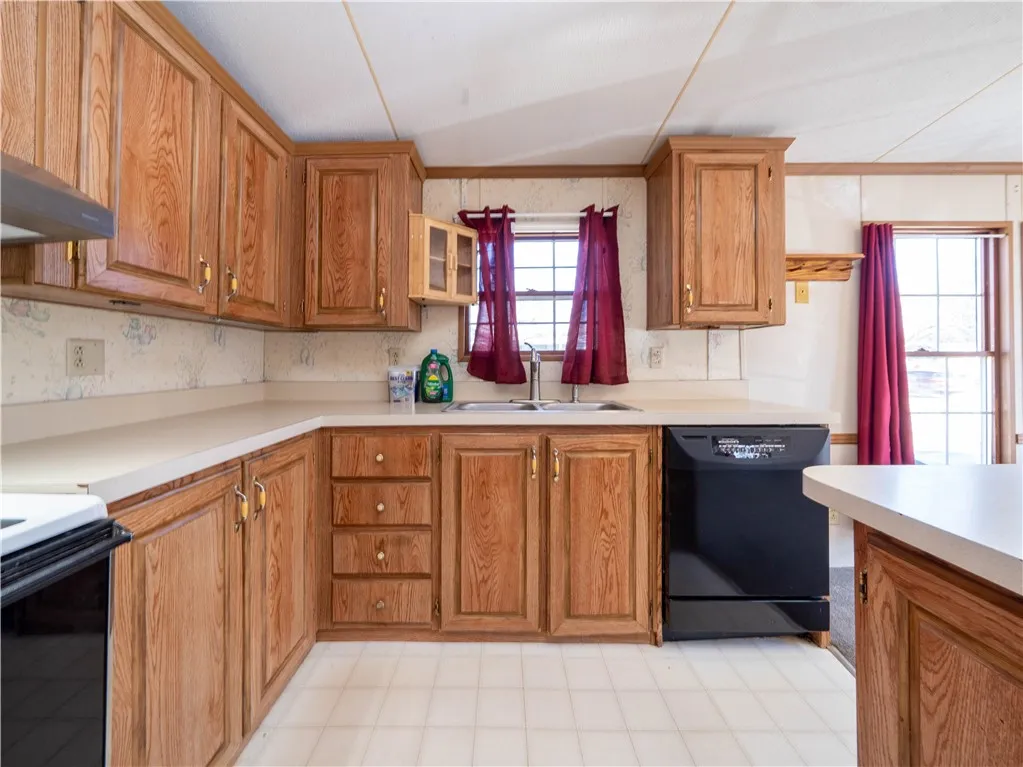 34 Harper Parkway, Avon, New York 14414, Avon, New York 14414, 3 Bedrooms Bedrooms, 6 Rooms Rooms,2 BathroomsBathrooms,Residential,Closed,34 Harper Parkway, Avon, New York 14414,R1596204