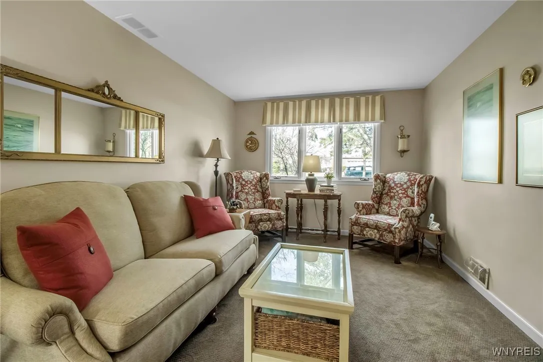 Carpeted Fam Rm w/bright window