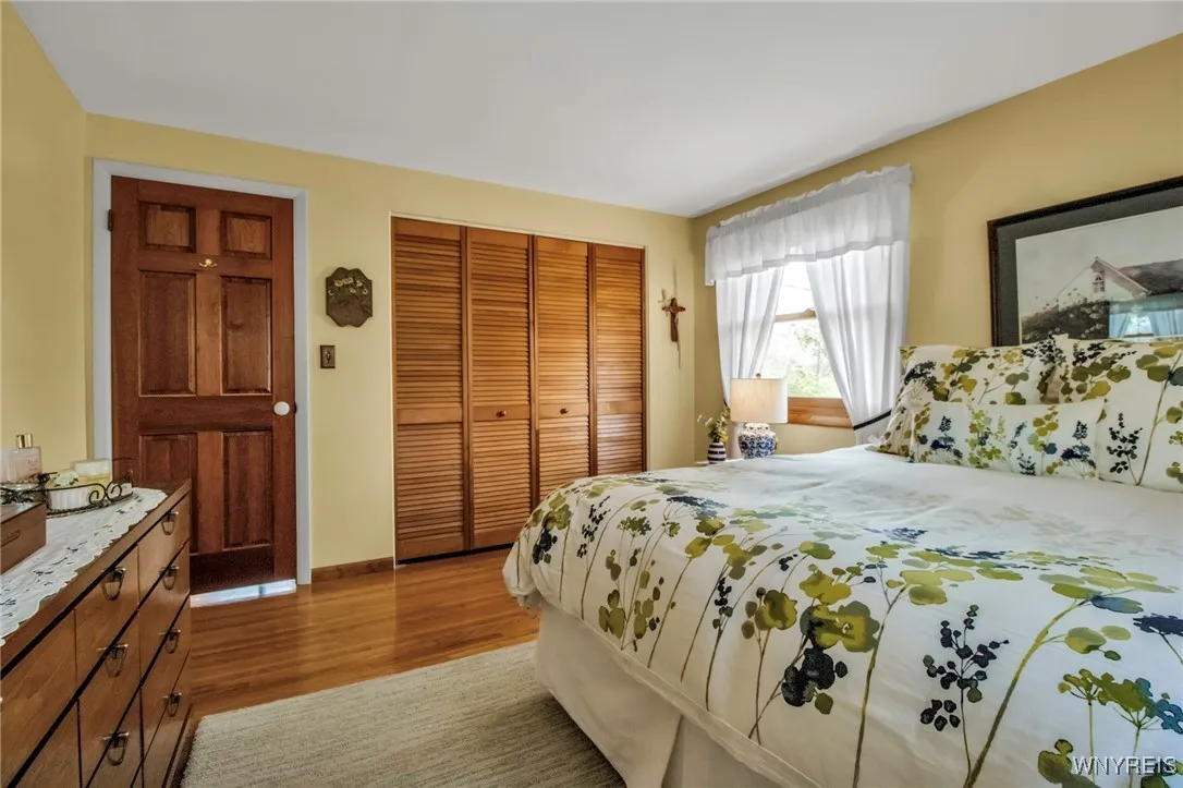 2nd flr BDRM w/closet + 6 panel entry dr