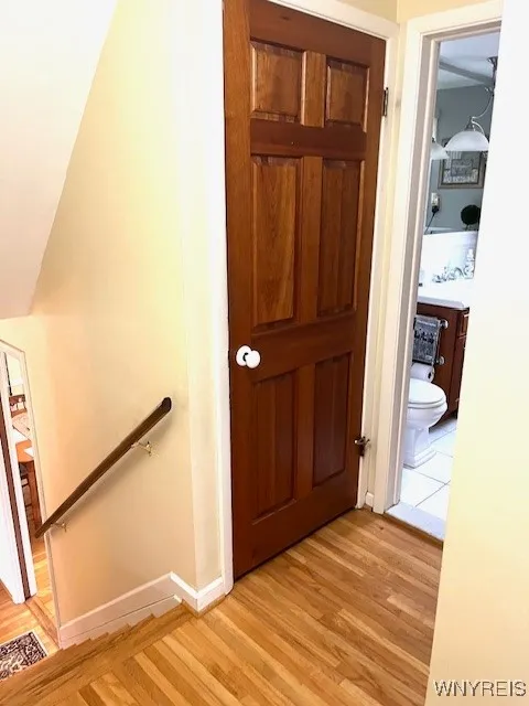 Large storage closet on 2nd flr w/beautiful hardwood floors
