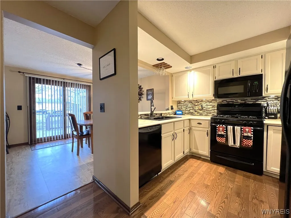 33 Northwood Drive, Lancaster, New York 14043, Lancaster, New York 14043, 2 Bedrooms Bedrooms, 7 Rooms Rooms,1 BathroomBathrooms,Residential,Closed,33 Northwood Drive, Lancaster, New York 14043,0,B1596268