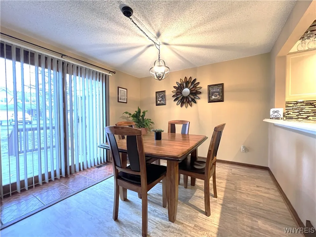 33 Northwood Drive, Lancaster, New York 14043, Lancaster, New York 14043, 2 Bedrooms Bedrooms, 7 Rooms Rooms,1 BathroomBathrooms,Residential,Closed,33 Northwood Drive, Lancaster, New York 14043,0,B1596268