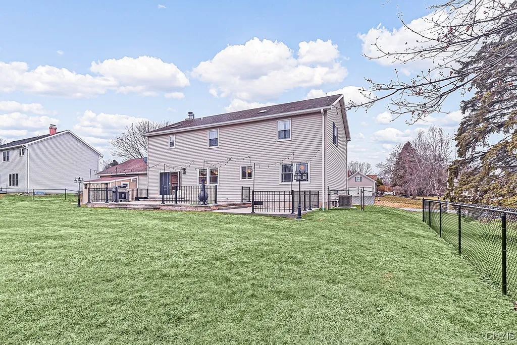 4 Virginia Lane, New Hartford, New York 13413, New Hartford, New York 13413, 4 Bedrooms Bedrooms, 10 Rooms Rooms,2 BathroomsBathrooms,Residential,Closed,4 Virginia Lane, New Hartford, New York 13413,0,S1595509