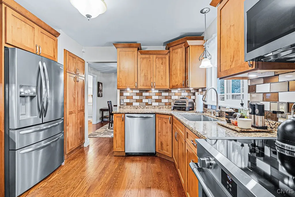 4 Virginia Lane, New Hartford, New York 13413, New Hartford, New York 13413, 4 Bedrooms Bedrooms, 10 Rooms Rooms,2 BathroomsBathrooms,Residential,Closed,4 Virginia Lane, New Hartford, New York 13413,0,S1595509