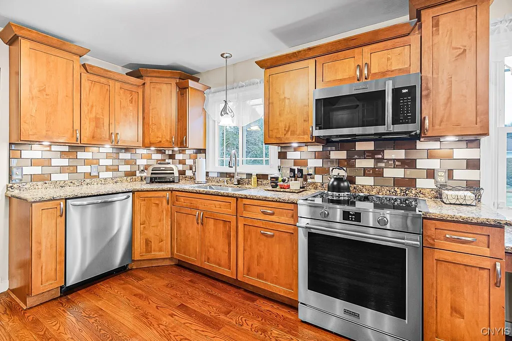 4 Virginia Lane, New Hartford, New York 13413, New Hartford, New York 13413, 4 Bedrooms Bedrooms, 10 Rooms Rooms,2 BathroomsBathrooms,Residential,Closed,4 Virginia Lane, New Hartford, New York 13413,0,S1595509