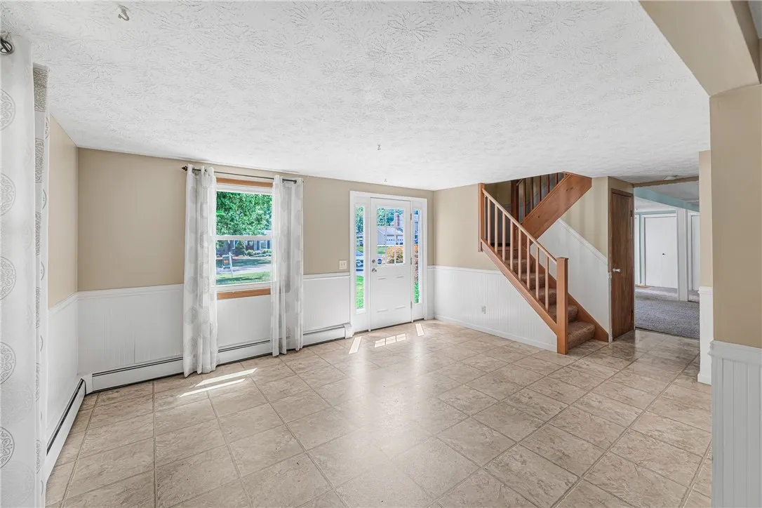 21 Algonquin Drive, Big Flats, New York 14845, Big Flats, New York 14845, 3 Bedrooms Bedrooms, 9 Rooms Rooms,1 BathroomBathrooms,Residential,For Sale,21 Algonquin Drive, Big Flats, New York 14845,R1596274