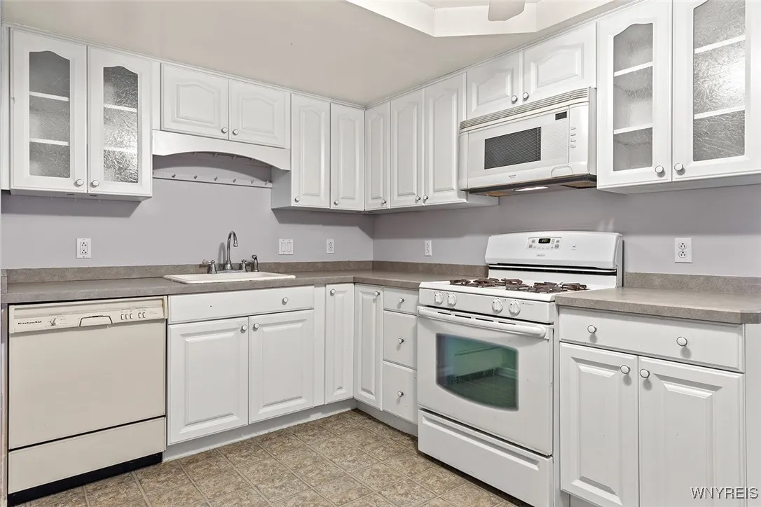 75 Henel Avenue 2, Amherst, New York 14226, Amherst, New York 14226, 2 Bedrooms Bedrooms, 7 Rooms Rooms,2 BathroomsBathrooms,Residential,Closed,75 Henel Avenue 2, Amherst, New York 14226,B1595345
