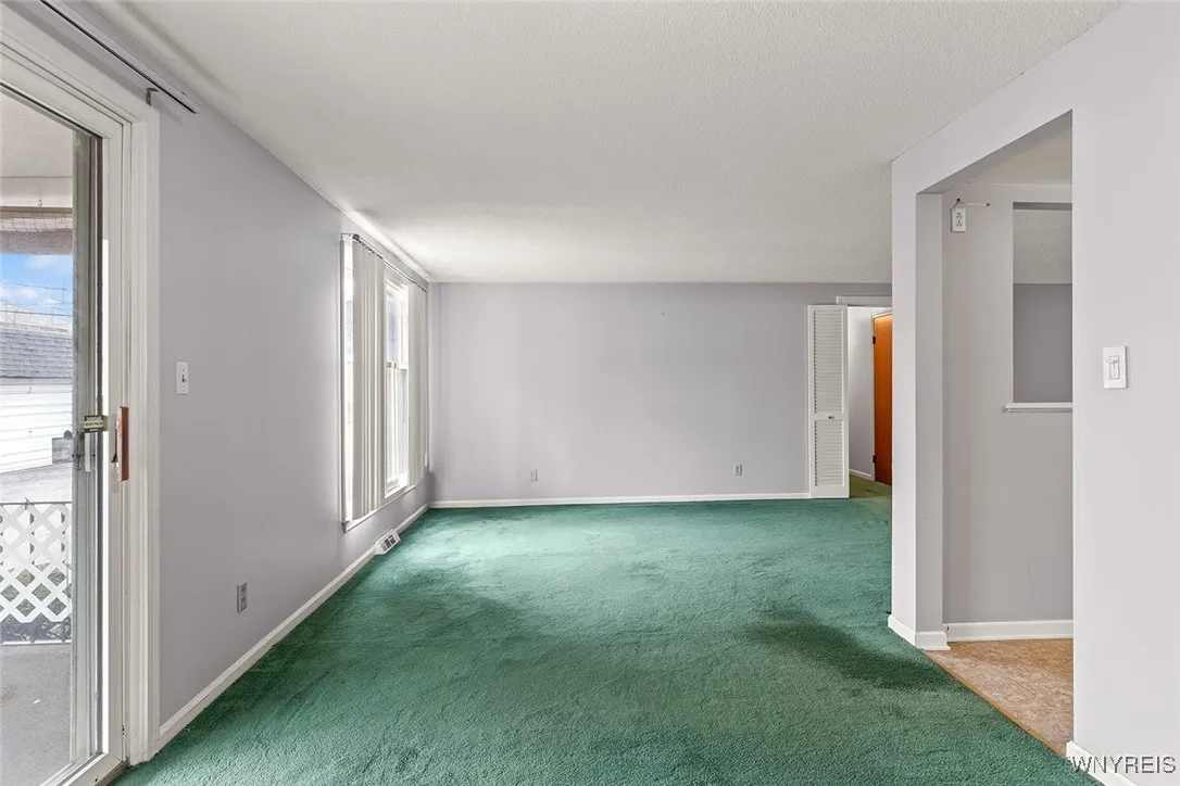 75 Henel Avenue 2, Amherst, New York 14226, Amherst, New York 14226, 2 Bedrooms Bedrooms, 7 Rooms Rooms,2 BathroomsBathrooms,Residential,Closed,75 Henel Avenue 2, Amherst, New York 14226,B1595345