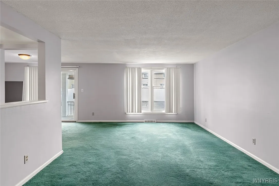 75 Henel Avenue 2, Amherst, New York 14226, Amherst, New York 14226, 2 Bedrooms Bedrooms, 7 Rooms Rooms,2 BathroomsBathrooms,Residential,Closed,75 Henel Avenue 2, Amherst, New York 14226,B1595345