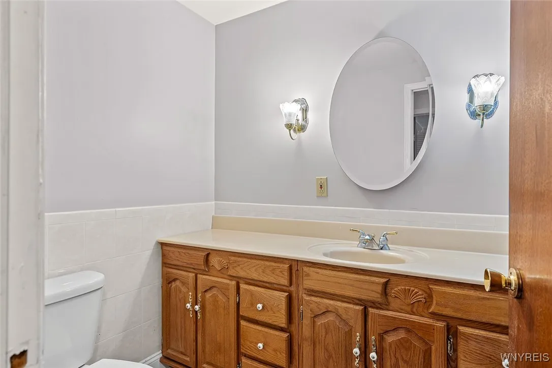 75 Henel Avenue 2, Amherst, New York 14226, Amherst, New York 14226, 2 Bedrooms Bedrooms, 7 Rooms Rooms,2 BathroomsBathrooms,Residential,Closed,75 Henel Avenue 2, Amherst, New York 14226,B1595345
